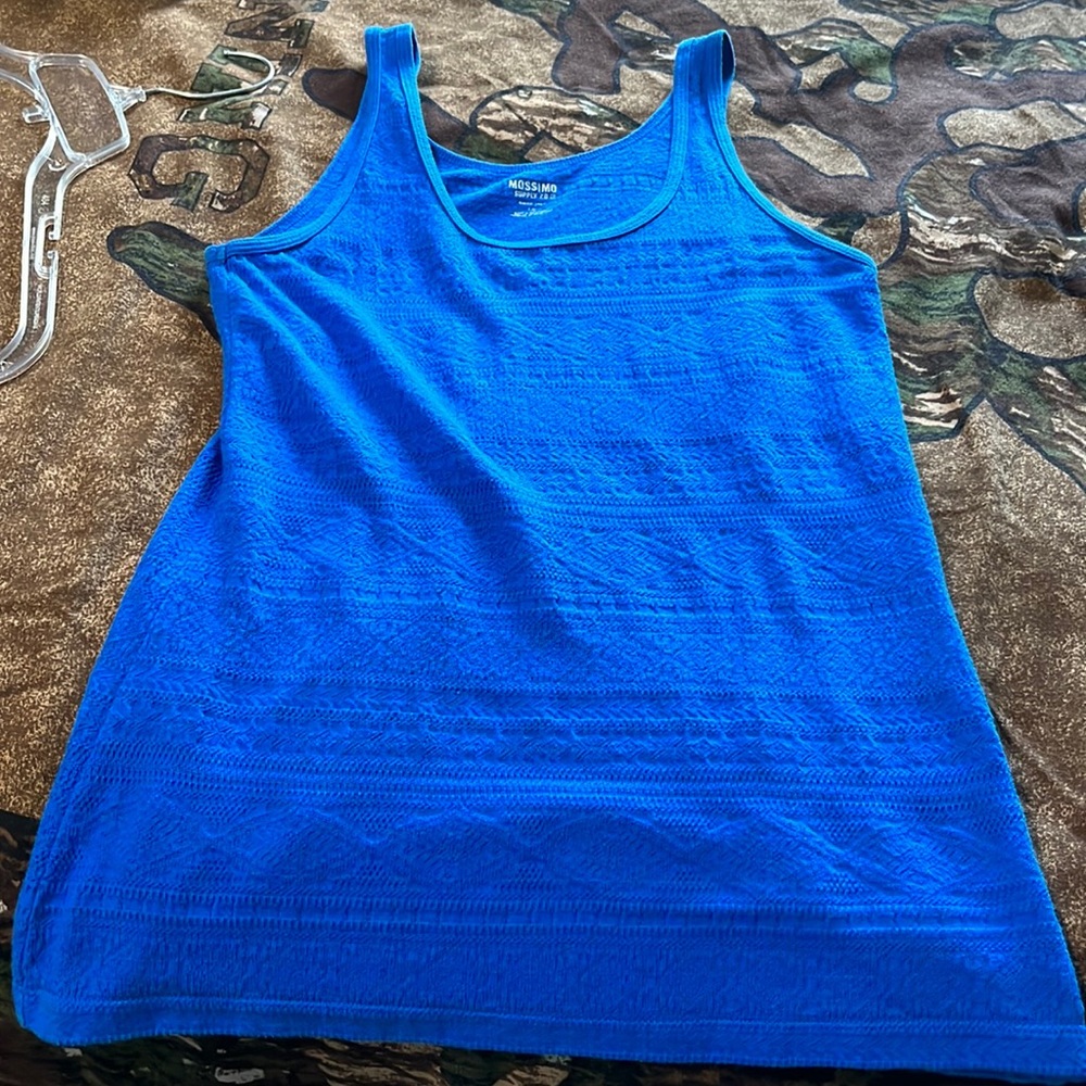 Blue target tank top. juniors.